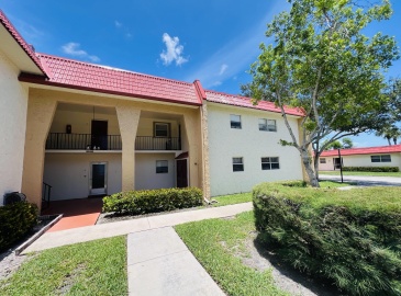 145 Lake Evelyn Drive, West Palm Beach, Florida 33411, 2 Bedrooms Bedrooms, ,2 BathroomsBathrooms,Residential,For Sale,Lake Evelyn,RX-11006077
